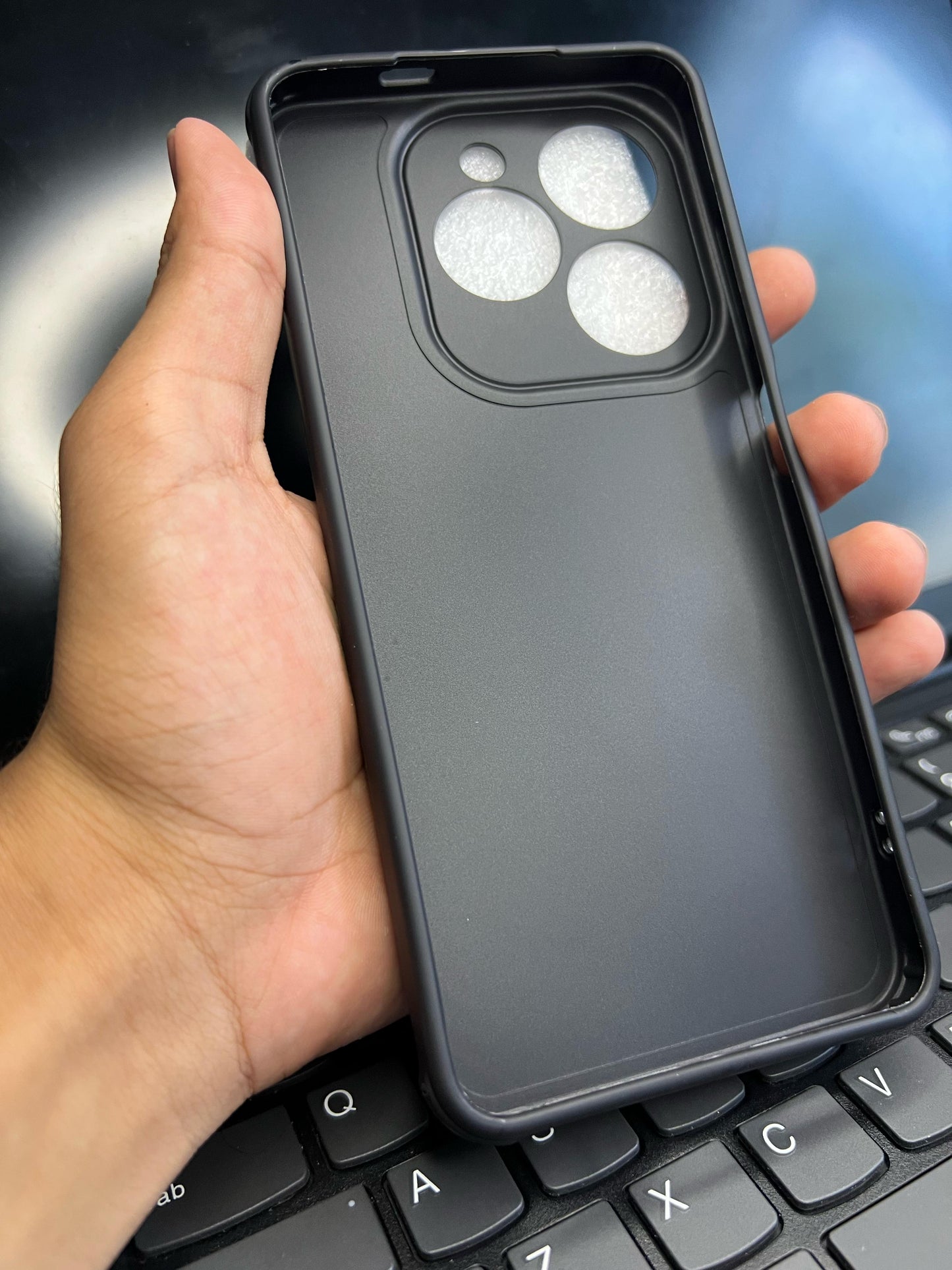 Matte Silicone Case – Shockproof & Soft Grip Phone Cover